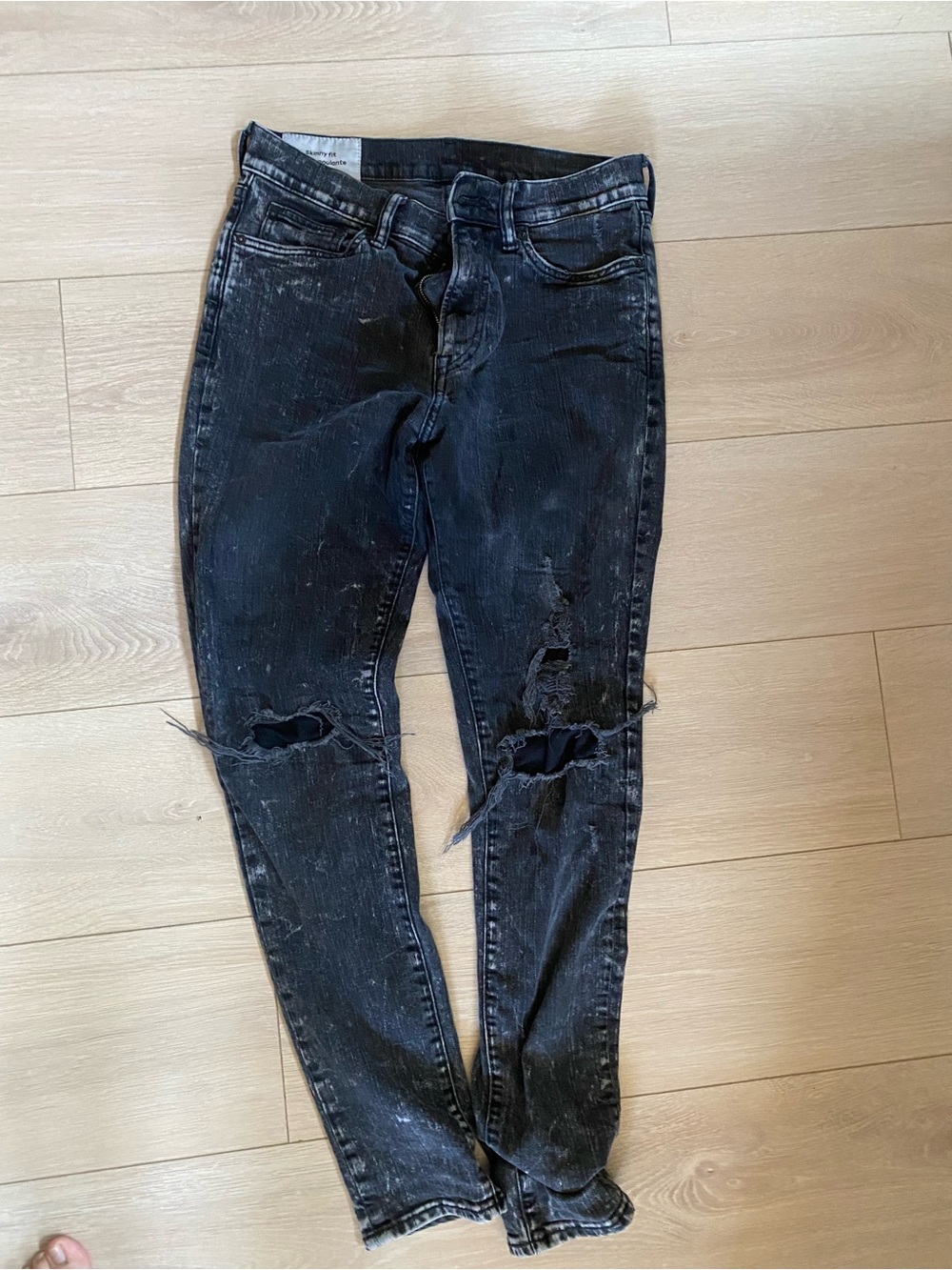 H&M Black Distressed Women's Skinny Jeans